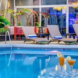 **** Отель Howard Johnson Plaza By Wyndham Deira ОАЭ